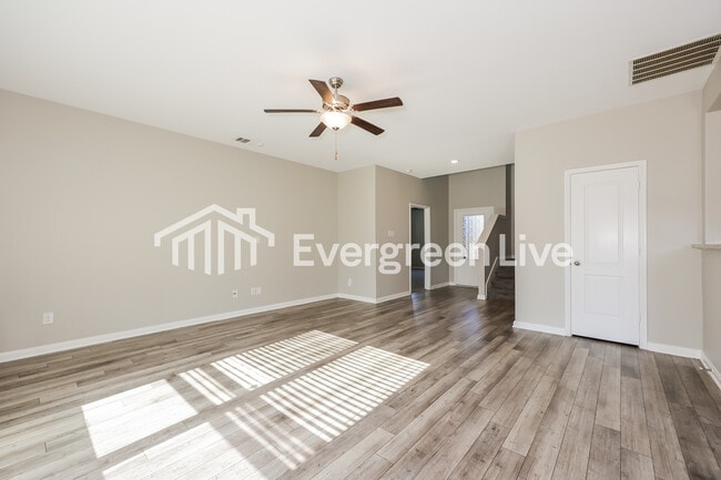 Building Photo - 1527 Mackinac Dr