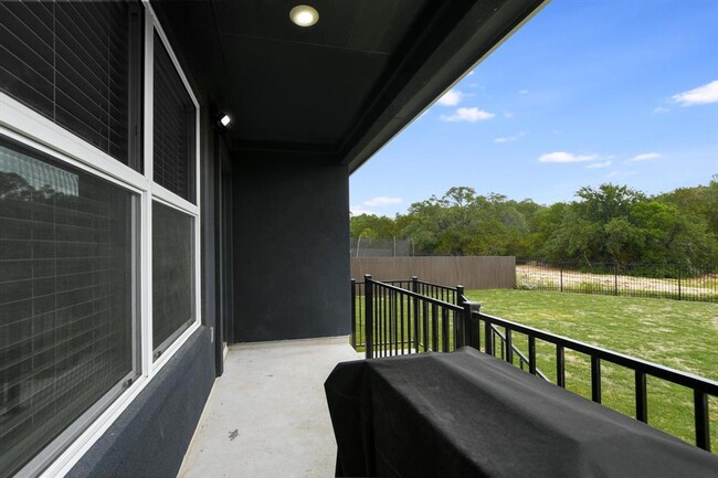 Building Photo - 2108 Golden Grain Ln