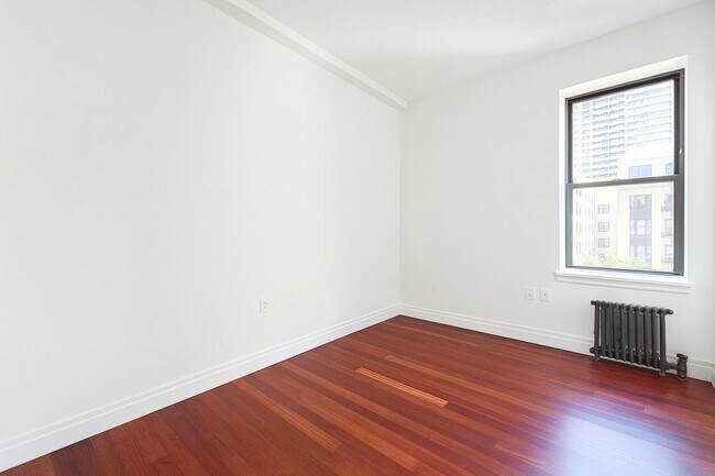 Building Photo - 611 W 137th St