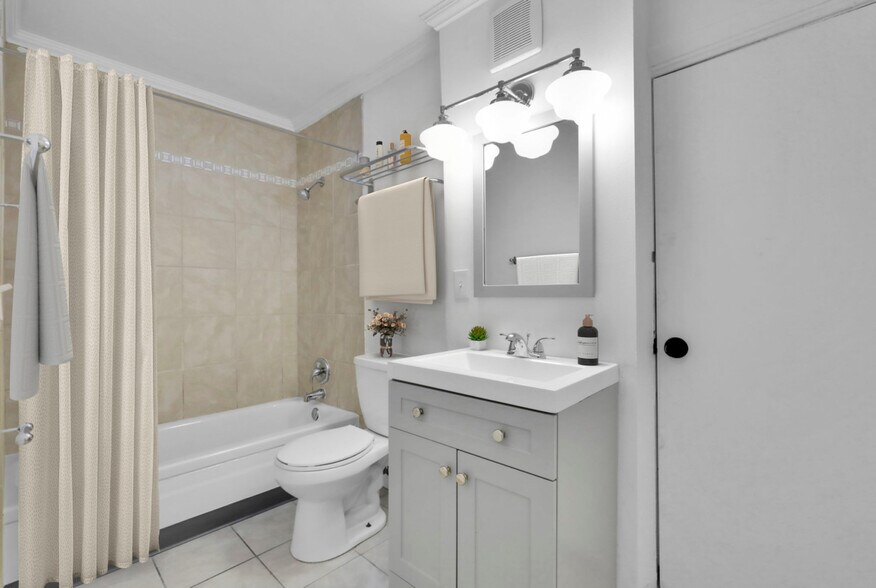 Building Photo - 820 N Pennsylvania Ave