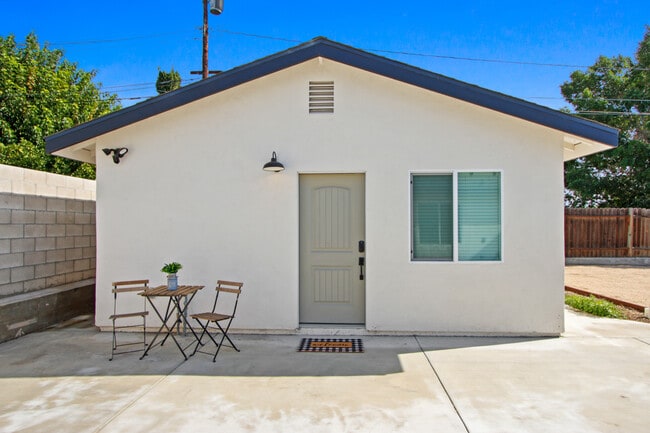 Primary Photo - 528 Sunrise St