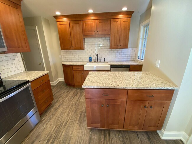 Building Photo - 102 N Washington St