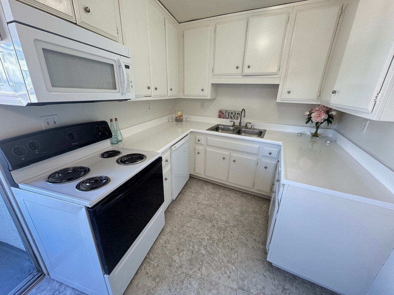 Building Photo - 5858 S Pacific Coast Hwy