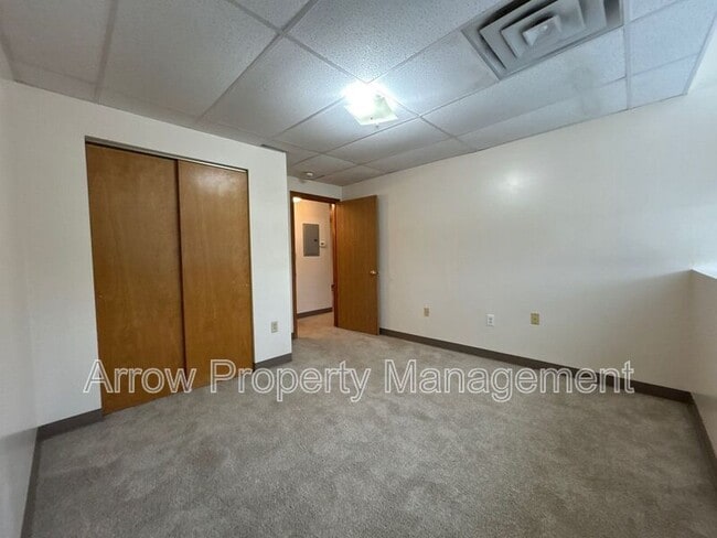 Building Photo - 731 E Crawford St