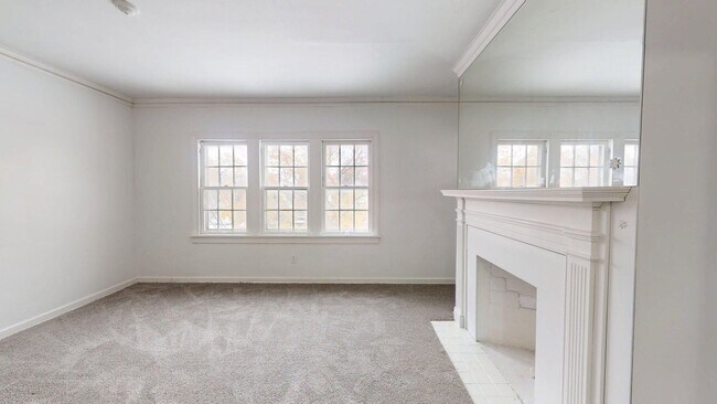 Building Photo - 3863 E 154th St