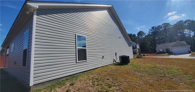 Building Photo - 2044 Stonewash Dr
