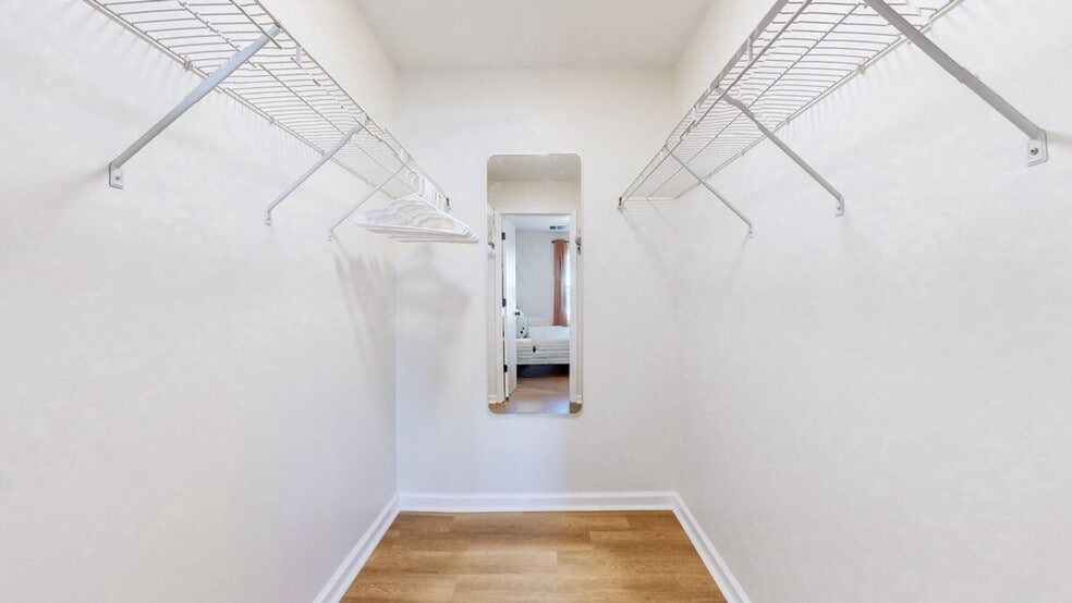 Building Photo - 253 White Oak Rd