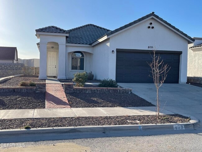 Building Photo - 809 Chillington Rd