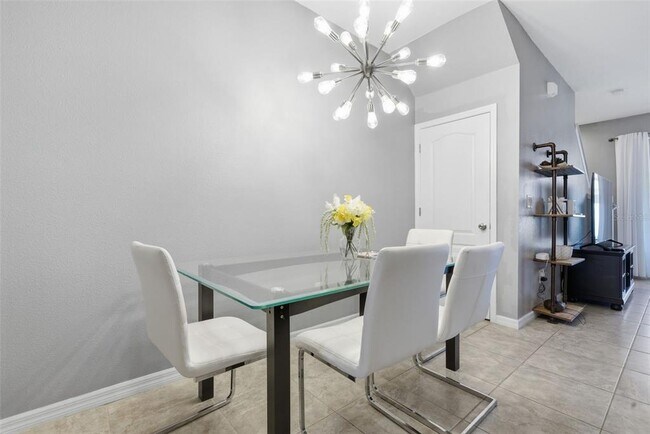 Building Photo - 10425 Red Carpet Ct