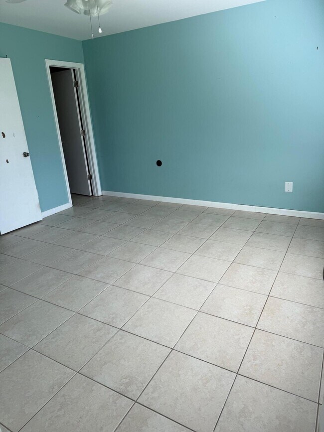 Building Photo - 1456 SE Rivergreen Cir
