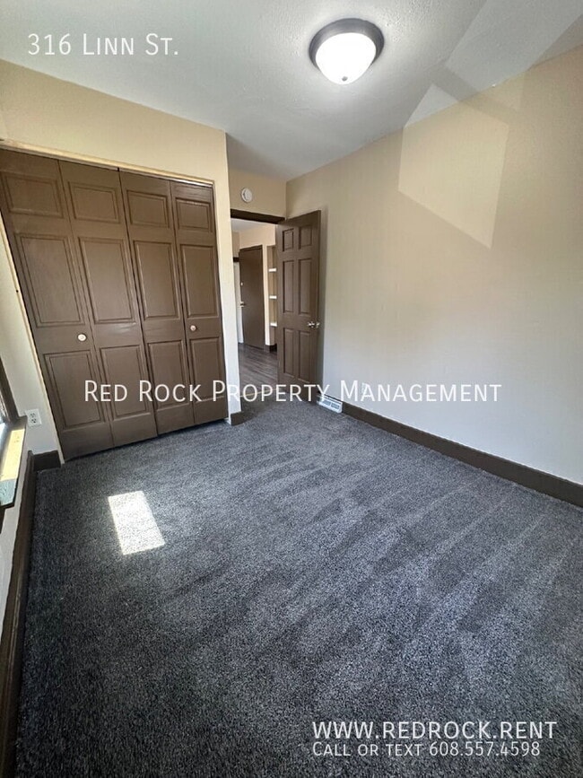 Building Photo - 316 Linn St