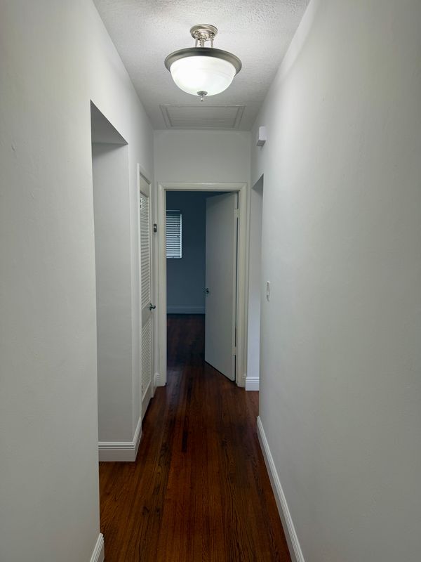 Building Photo - 814 Capri St