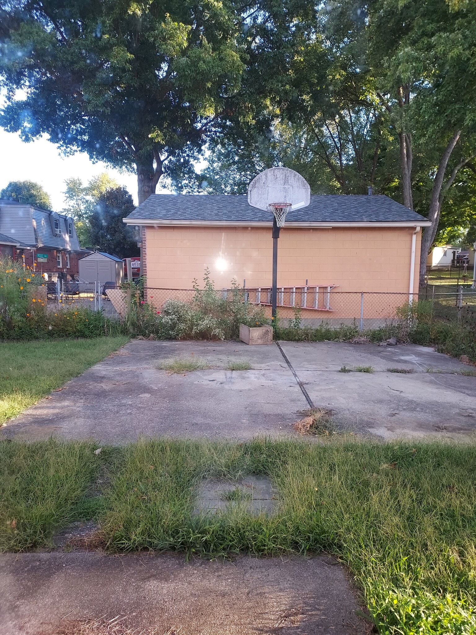 Building Photo - 6817 Holly Lake Dr