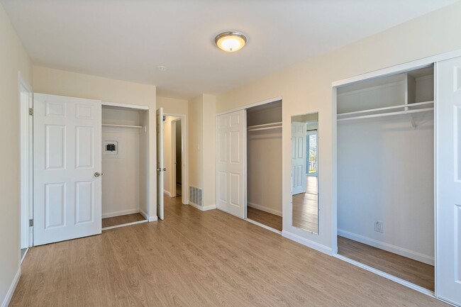 Building Photo - 5306 Bayview Ave