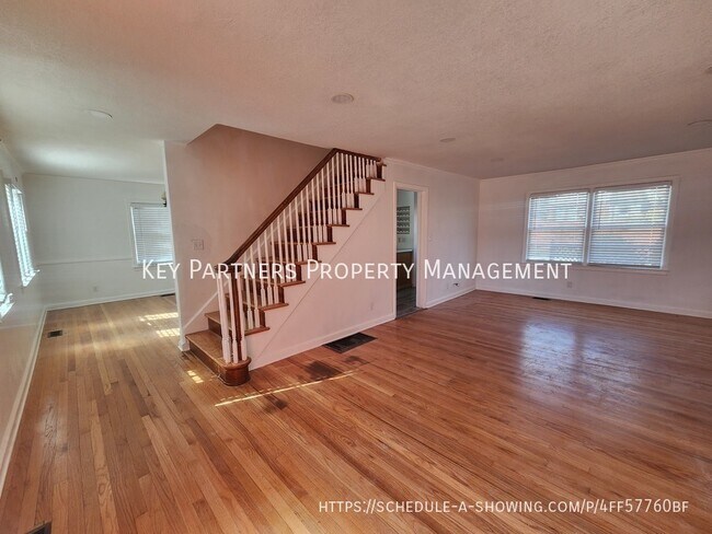 Building Photo - 318 E 68th St