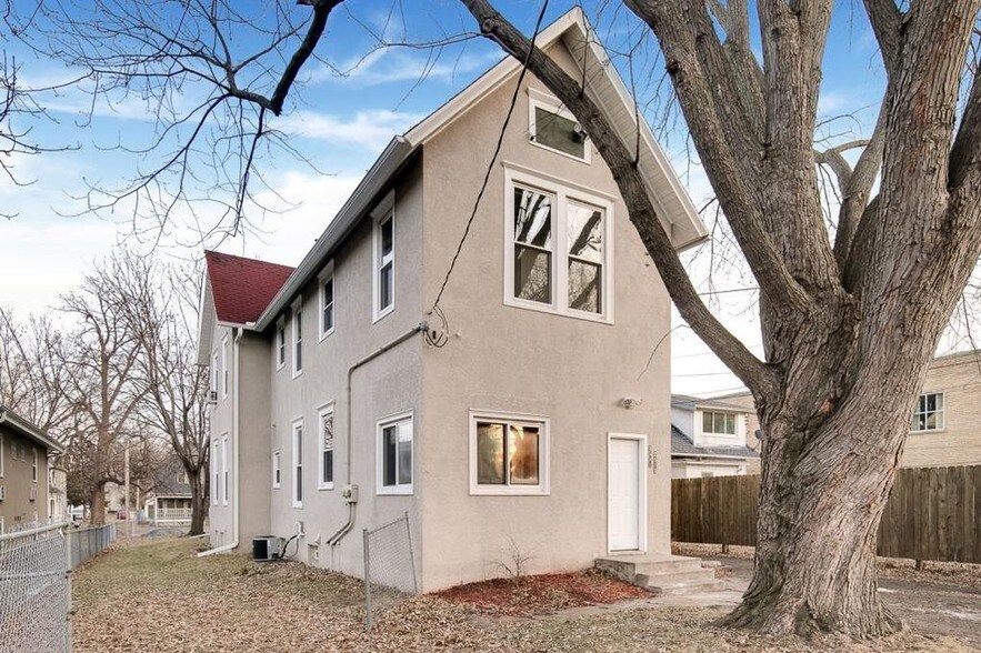 Building Photo - 2513 Fremont Ave N