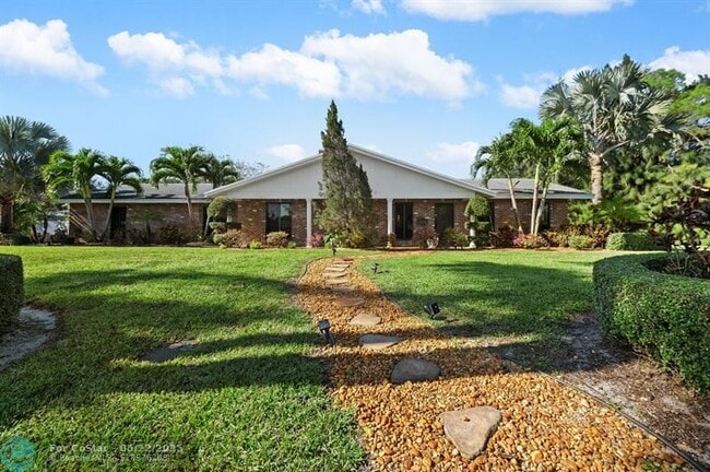 Building Photo - 4501 Briarcliff Ln