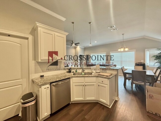 Building Photo - Coming Soon! 3 Bedroom, 2 Bathroom Home!