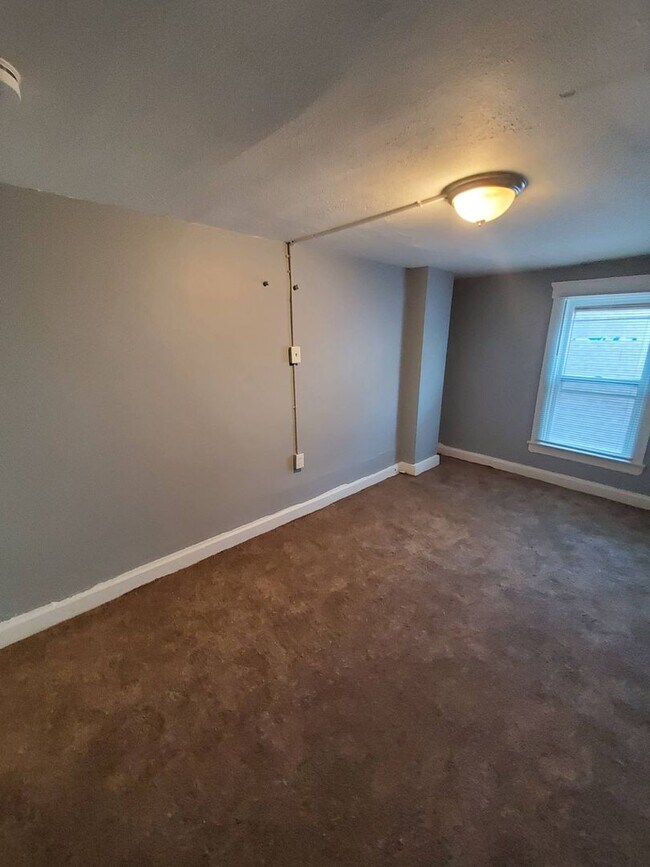 Building Photo - 3668 W 48th St