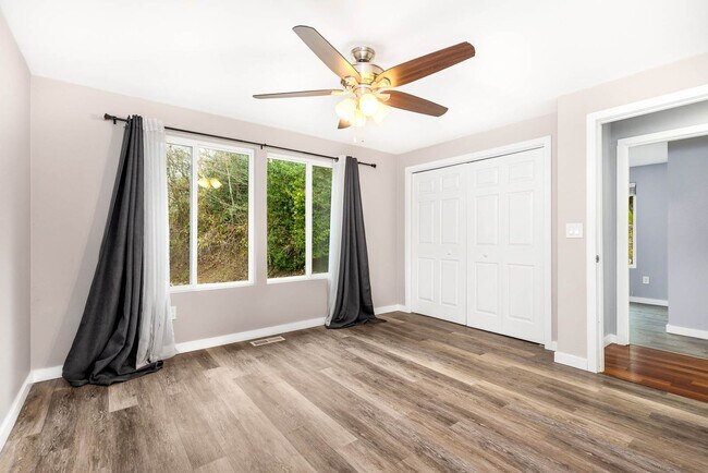 Building Photo - 1014 Crest Pl