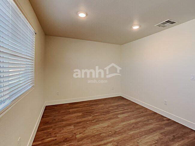 Building Photo - 6034 Schmidt St
