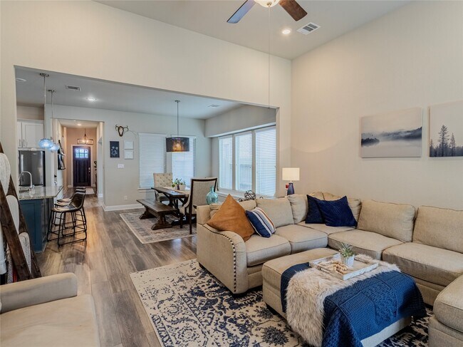 Building Photo - 10923 Texas Rose Dr