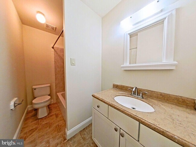 Building Photo - 828 N 26th St