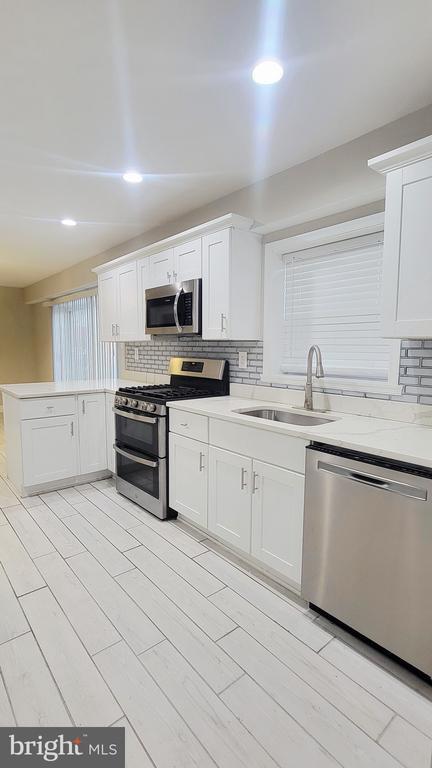 Building Photo - 12400 Shadow Ln