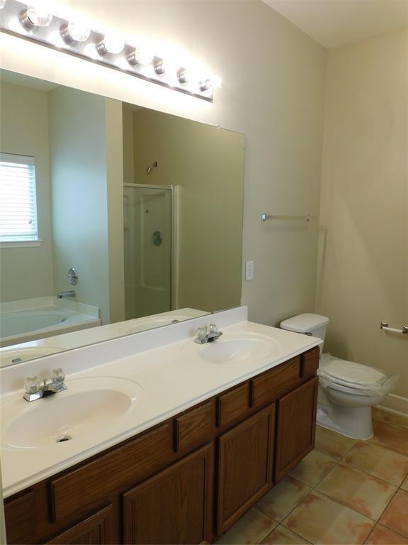 Building Photo - 6143 Settlers Lake Cir W