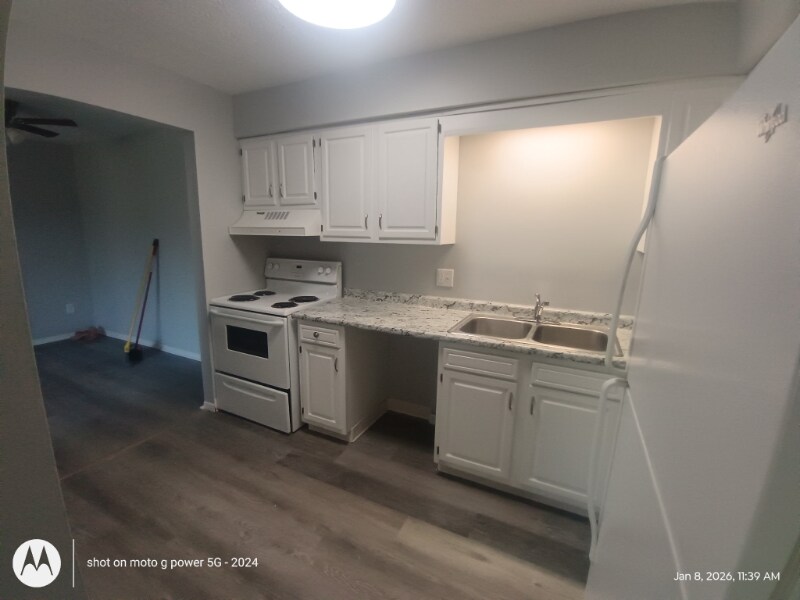 Building Photo - 5240 Emil Ave SW