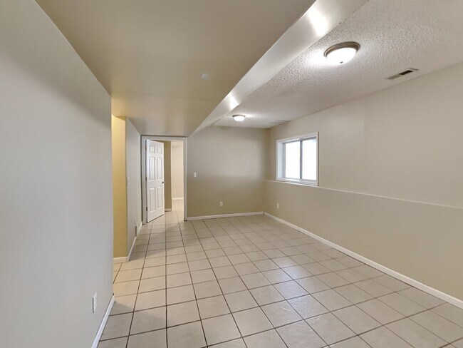 Building Photo - 1933 Mathias Rd