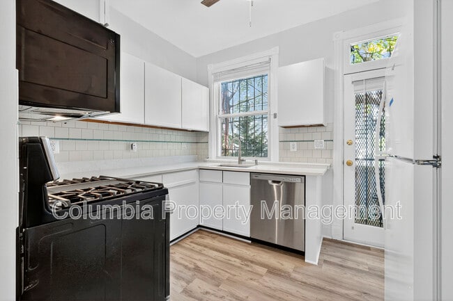 Building Photo - 1427 Monroe St NW