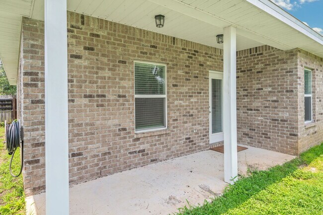 Building Photo - 473 Sara Ave