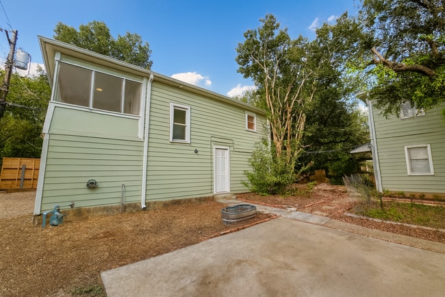 Building Photo - 1305 Lorrain St - Unit C