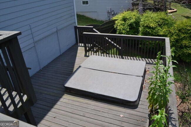 Building Photo - 1620 Grand Jct