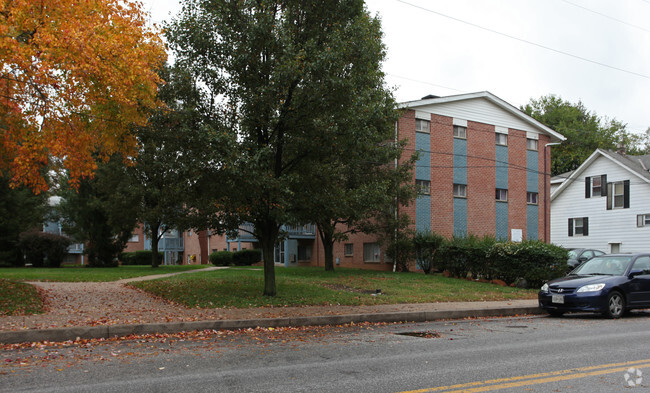 Building Photo - Belvedere Garden Apartments