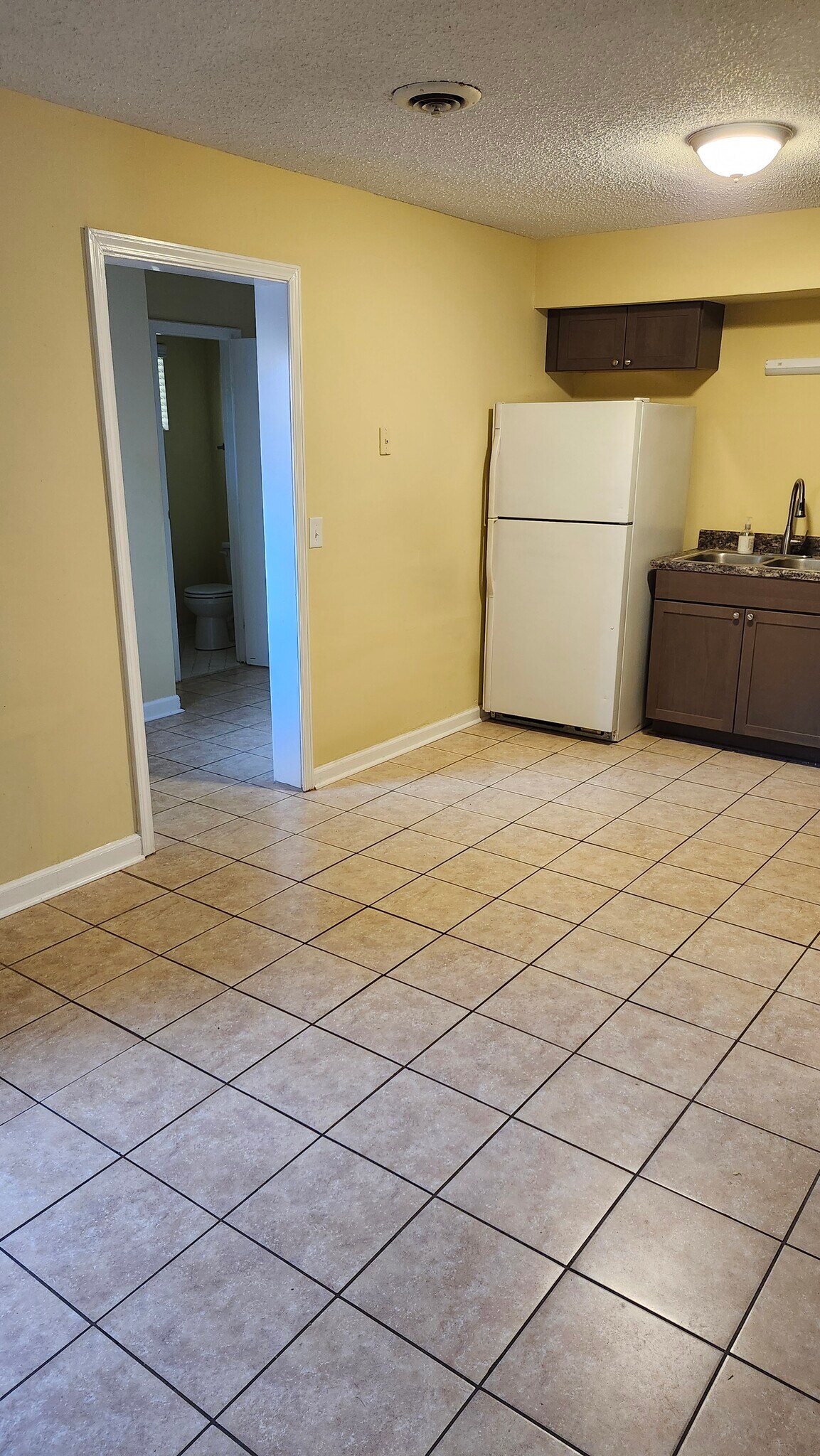 Building Photo - 1341 Cactus Ave