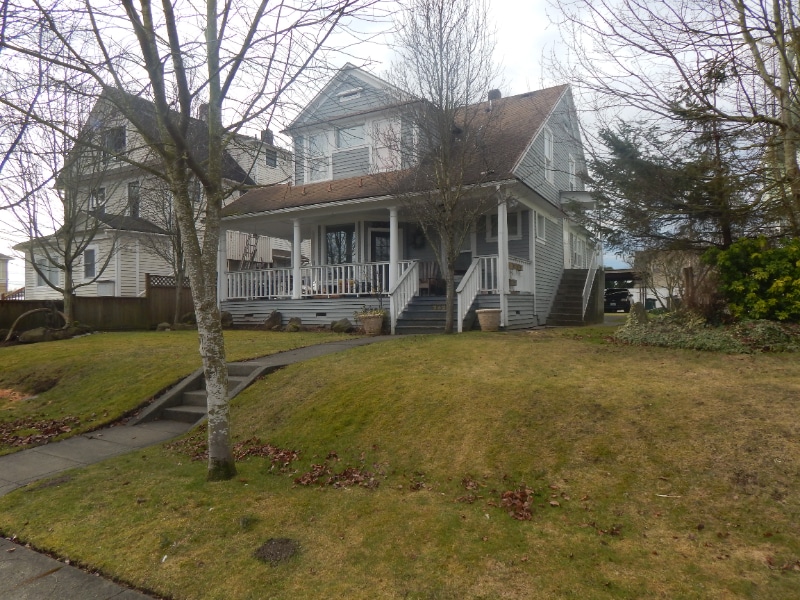 Building Photo - 2328 Hoyt Ave