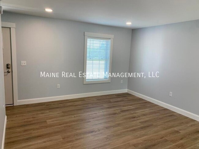 Building Photo - 208 Rocky Rdg Dr