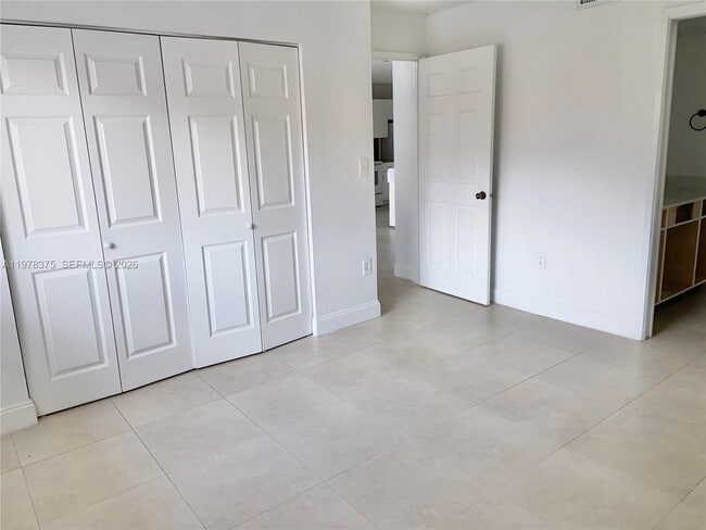 Building Photo - 2740 W 62nd St