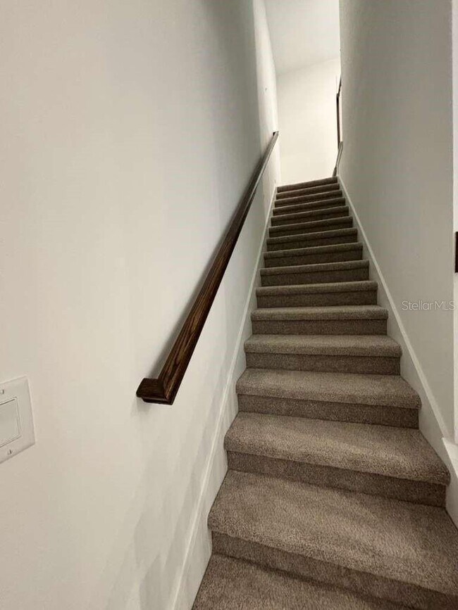 Building Photo - 9872 Walkway Dr