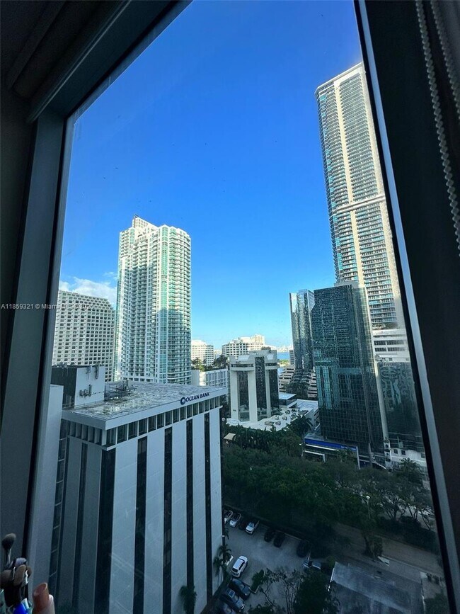 Building Photo - 1050 Brickell Ave