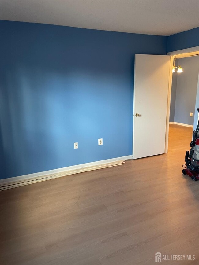 Building Photo - 2107 Ravens Crest Dr