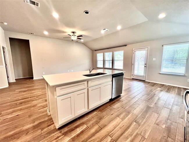 Building Photo - 7811 Dakota Cir