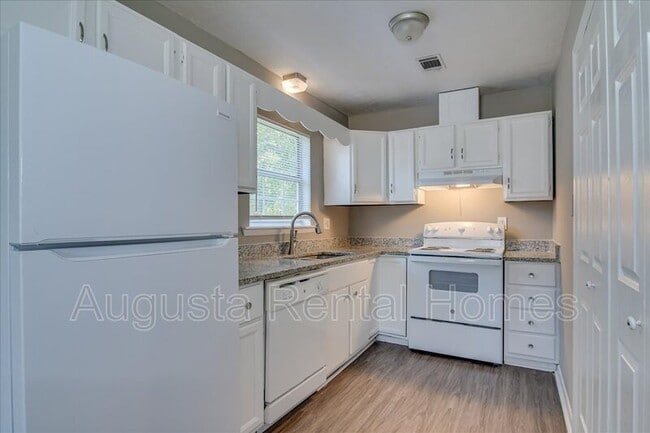 Building Photo - 3411 Princess Ct