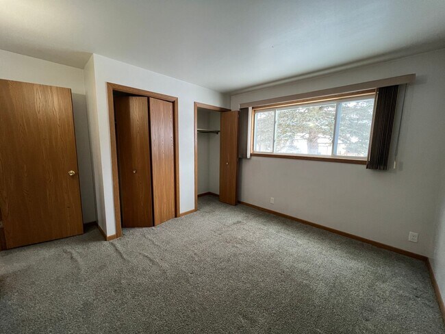 Building Photo - 2310 Radtke Ave