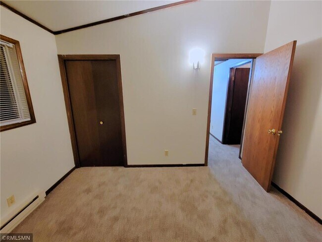 Building Photo - 921-935 Pearl St