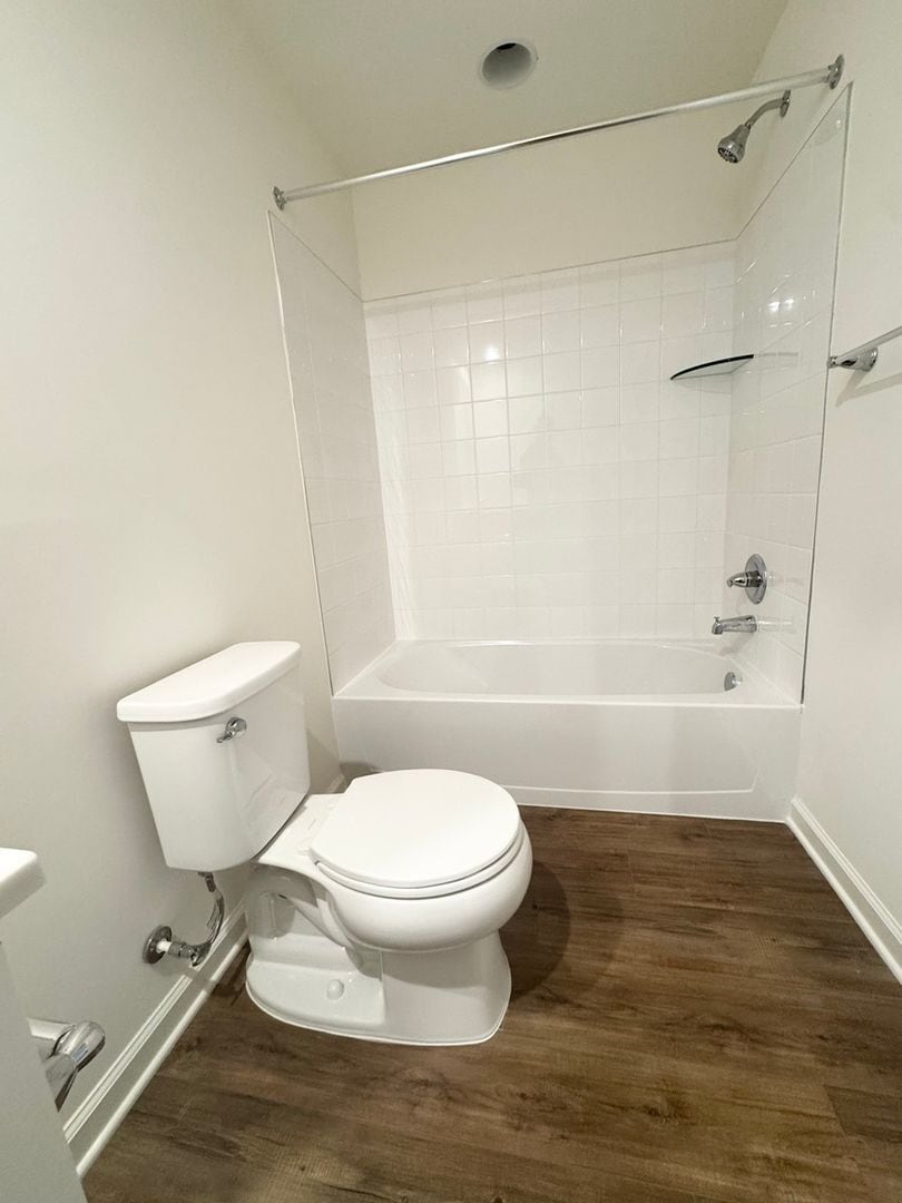 Building Photo - 229 Clifton Mnr