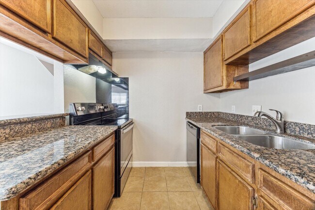 Building Photo - 1916 Upland Dr