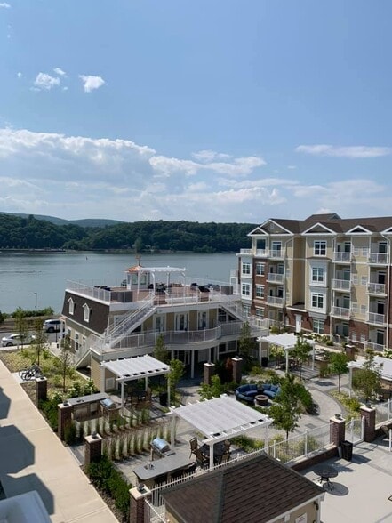 Building Photo - One Dutchess
